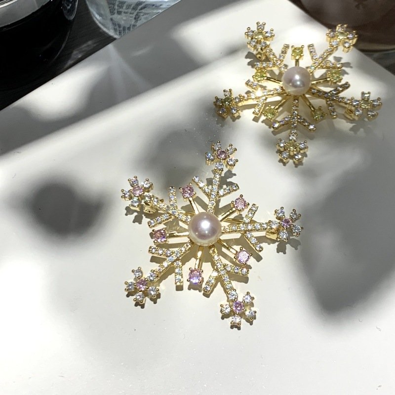 Freshwater Pearl Snowflake Brooch – Sky Luxury Christmas Gift