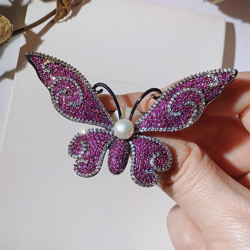 Eco-friendly Butterfly Brooch – Heavenly Luxury with Pearls